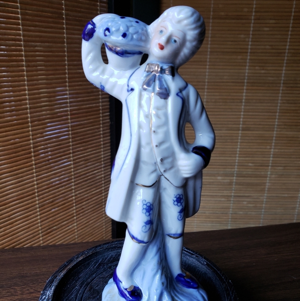 Blue And White figurine